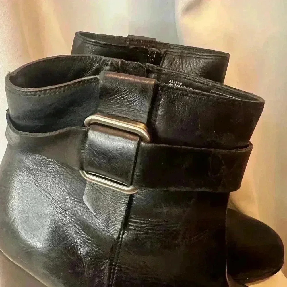 Lands’ End Women’s 8 Black Leather Ankle Boots Buckle Block Heel - Picture 4 of 9